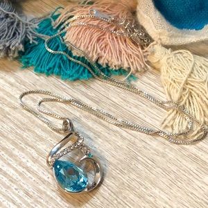 NWT Peacock Rhinestone Statement Necklace 🦚